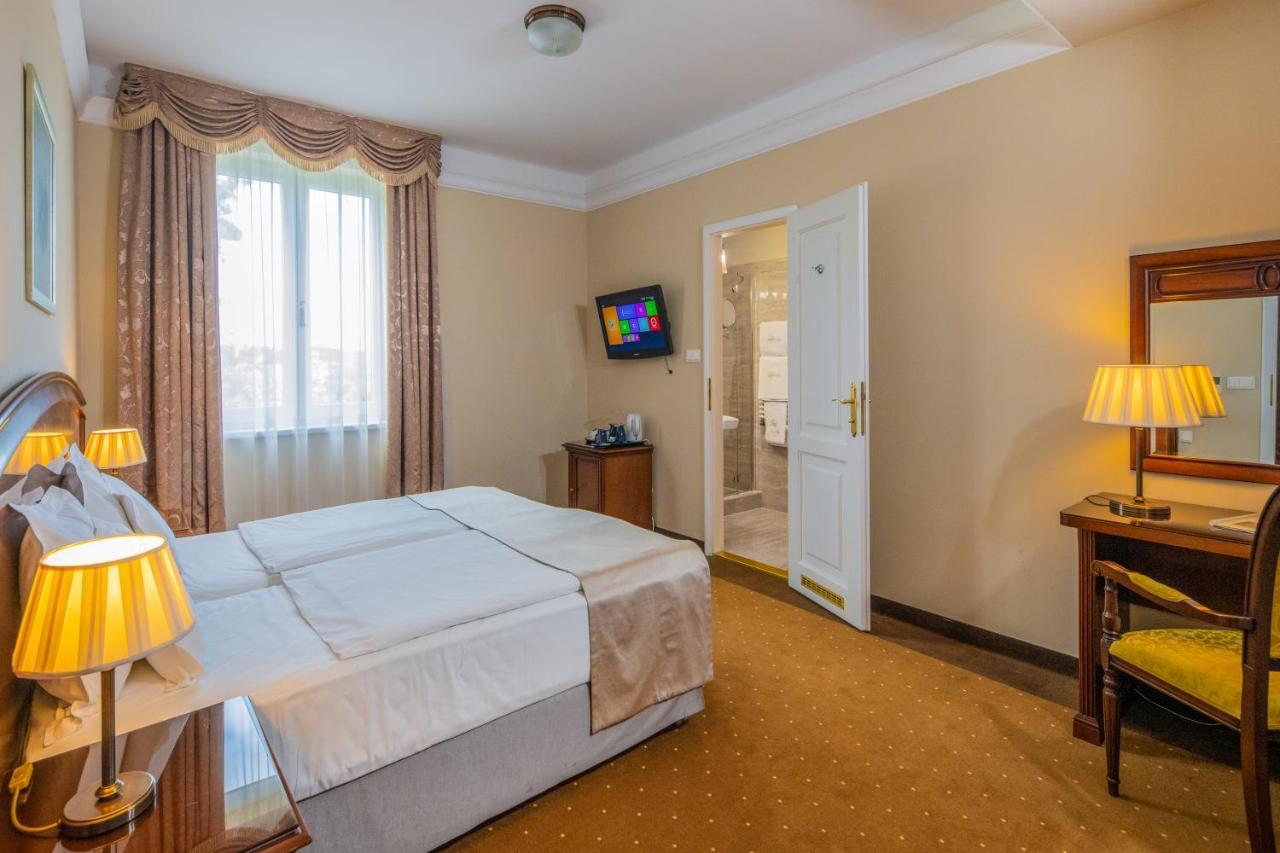 La Contessa Castle Hotel Сильвашварад Экстерьер фото