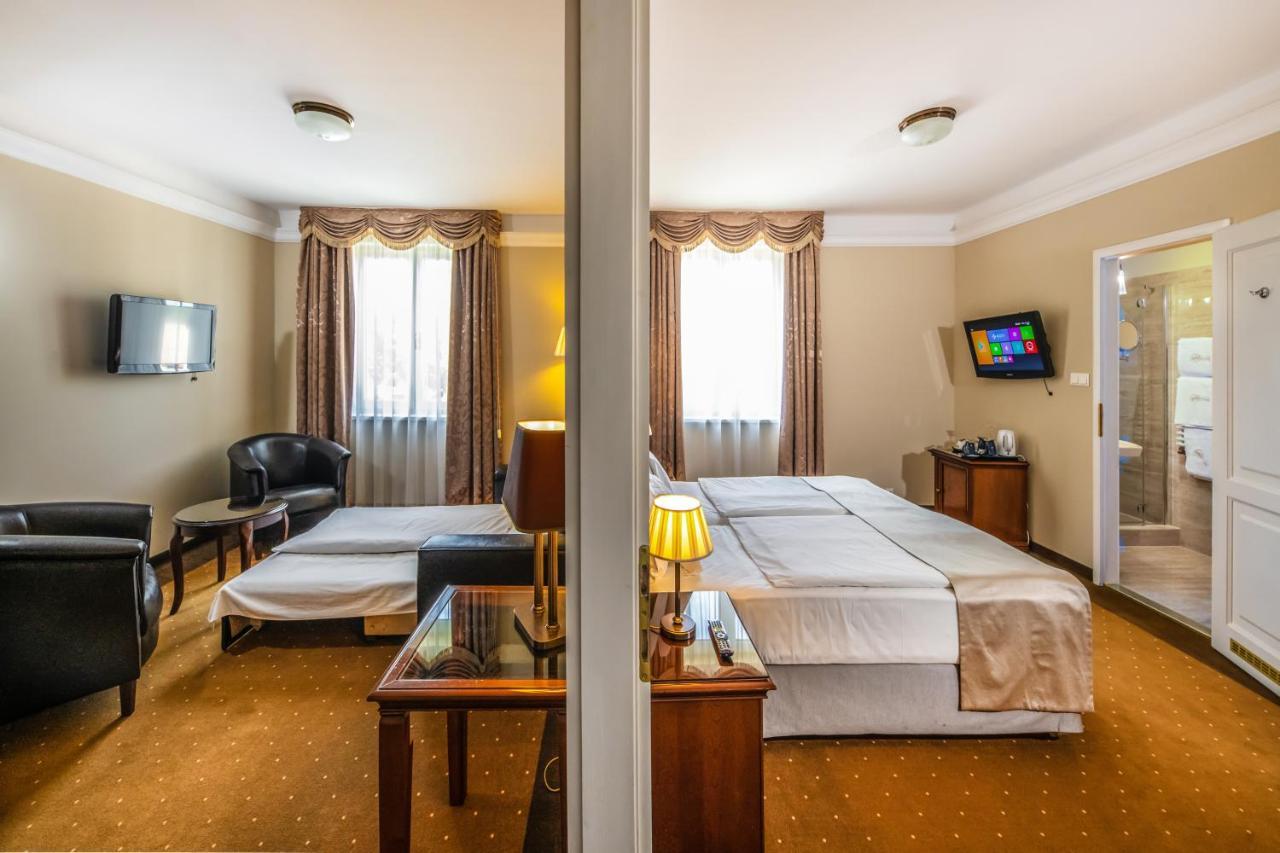 La Contessa Castle Hotel Сильвашварад Экстерьер фото