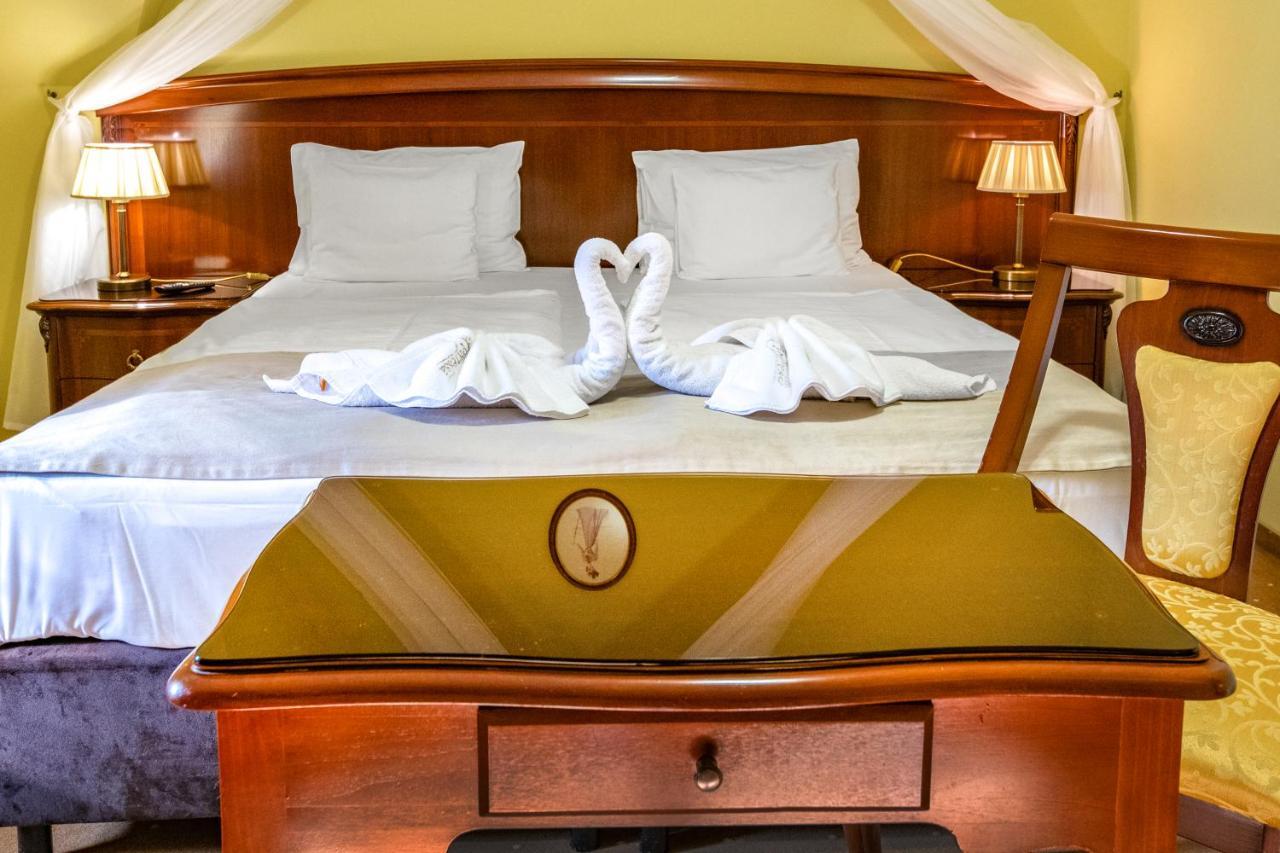 La Contessa Castle Hotel Сильвашварад Экстерьер фото