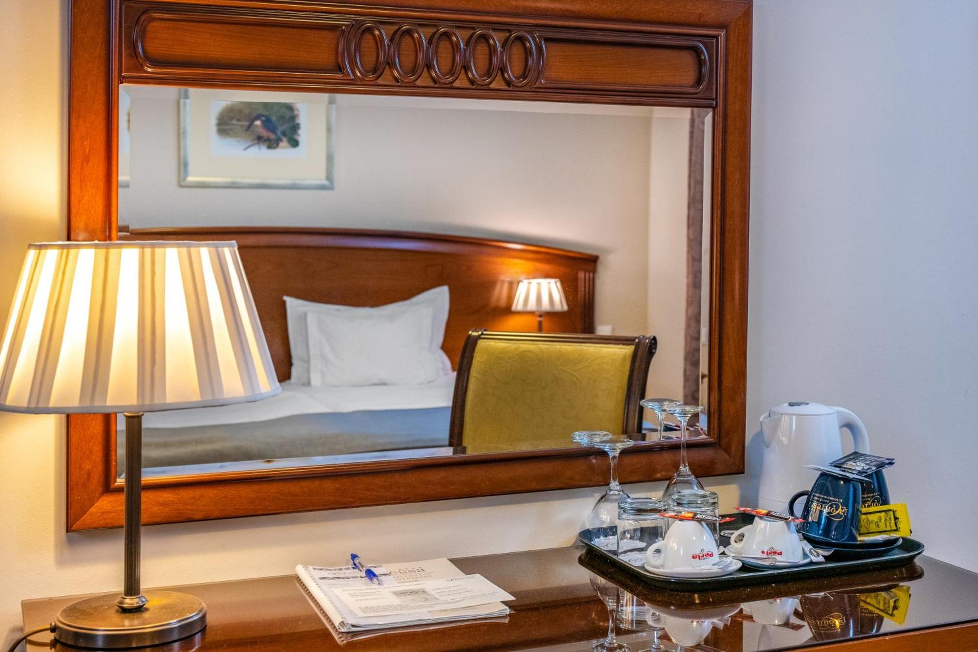 La Contessa Castle Hotel Сильвашварад Экстерьер фото