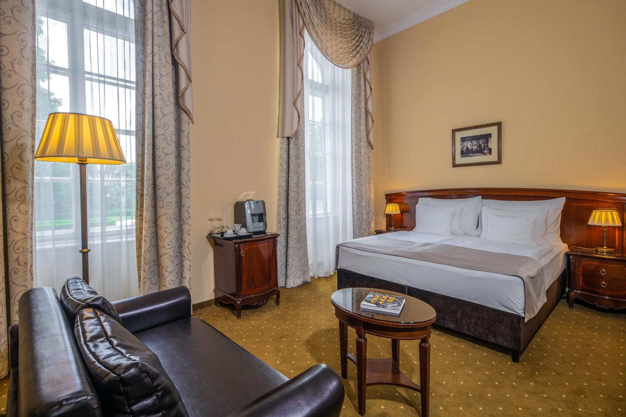 La Contessa Castle Hotel Сильвашварад Экстерьер фото